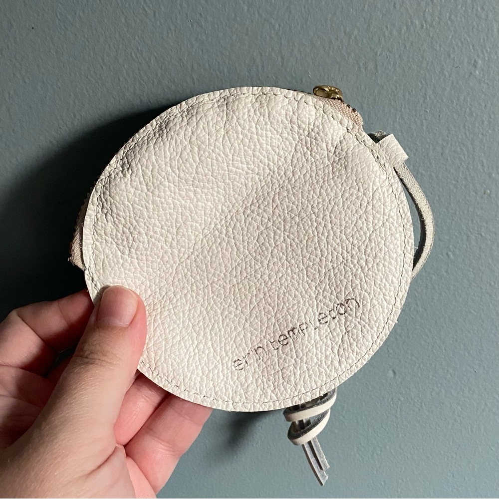 Erin Templeton 360 soft wallet zip up leather white bnwot